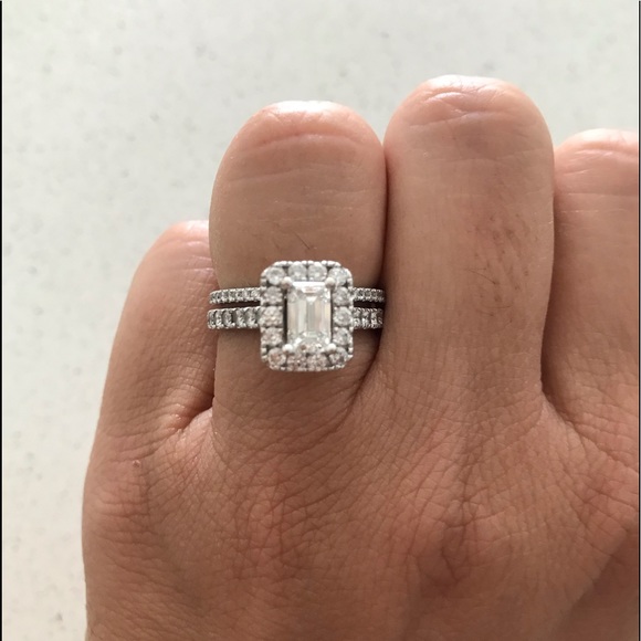 Engagement 1.01 karat diamond ring set - Picture 3 of 8